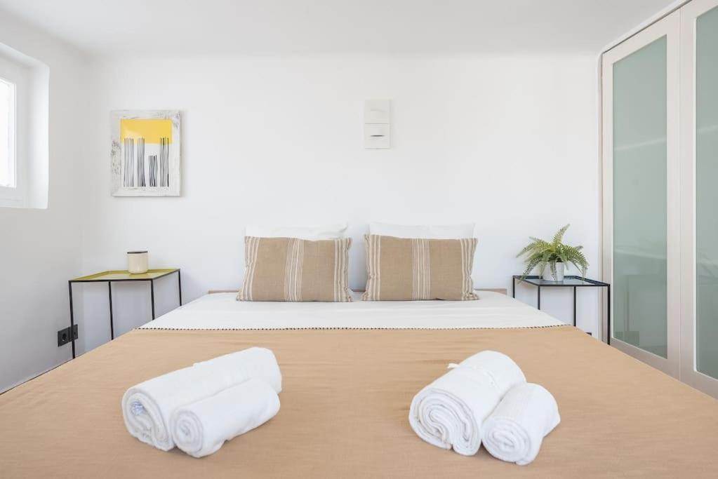 Modern 2bdr Flat W Hot Tub & Big Terrace In Plaka Athens