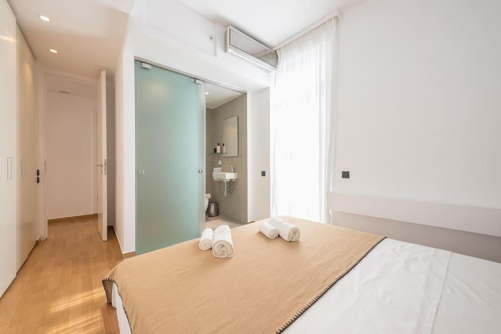 Modern 2bdr Flat W Hot Tub & Big Terrace In Plaka * Athens