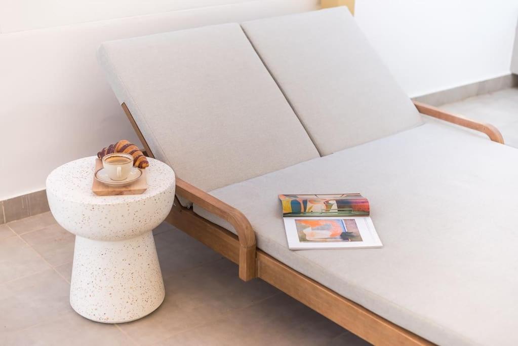 Modern 2bdr Flat W Hot Tub & Big Terrace In Plaka Apartment *