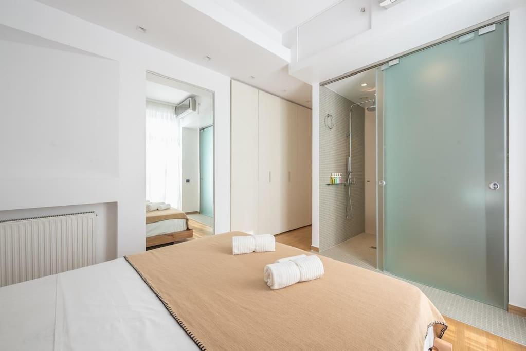 Apartment Modern 2bdr Flat W Hot Tub & Big Terrace In Plaka